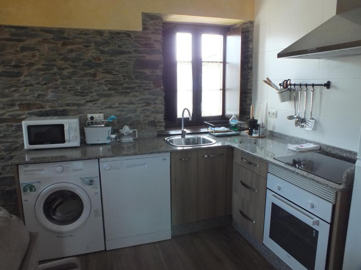 Apartamentos Puerta Del Castro Coana Exterior photo